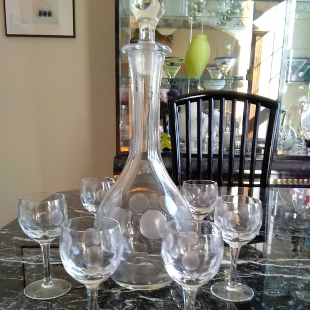 Vintage Mid Century Etched Glass Decanter/Glasses - Picture 10 of 10